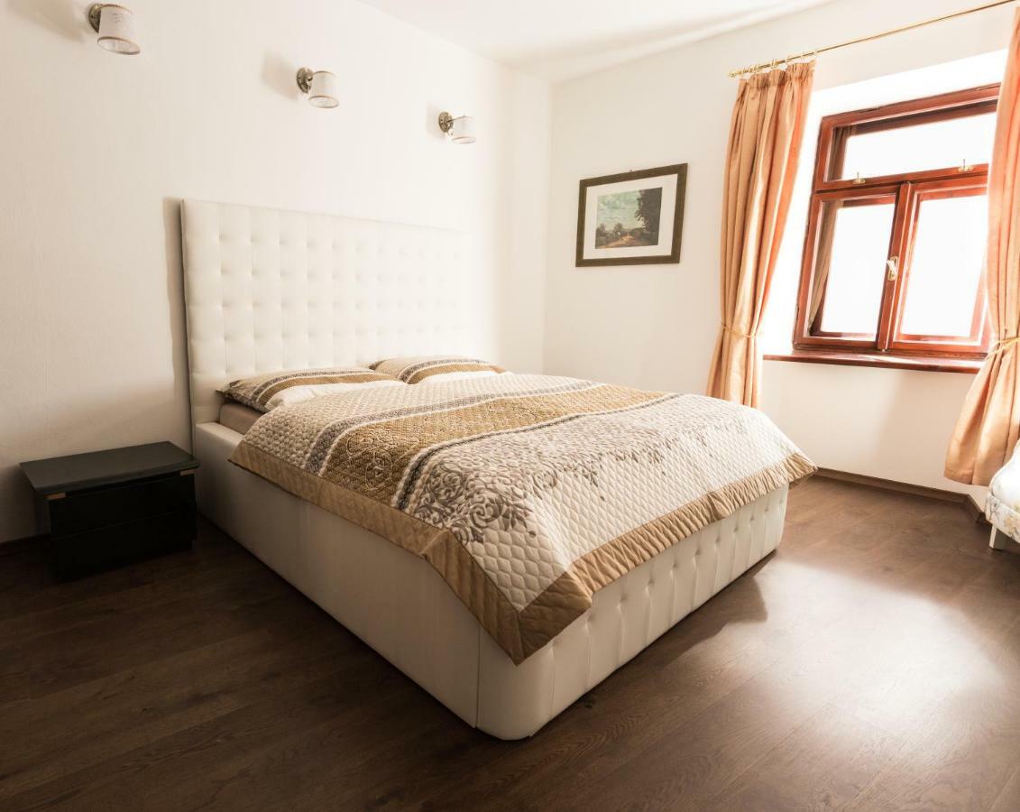 Apartman Pri Lyceu Banská Štiavnica エクステリア 写真