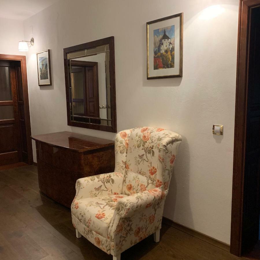 Apartman Pri Lyceu Banská Štiavnica エクステリア 写真