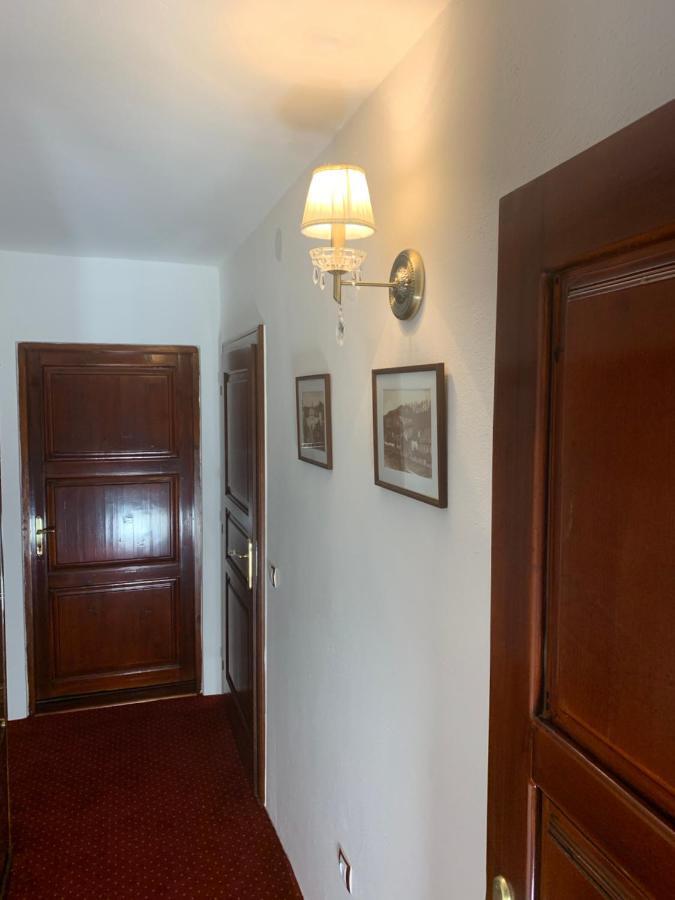 Apartman Pri Lyceu Banská Štiavnica エクステリア 写真